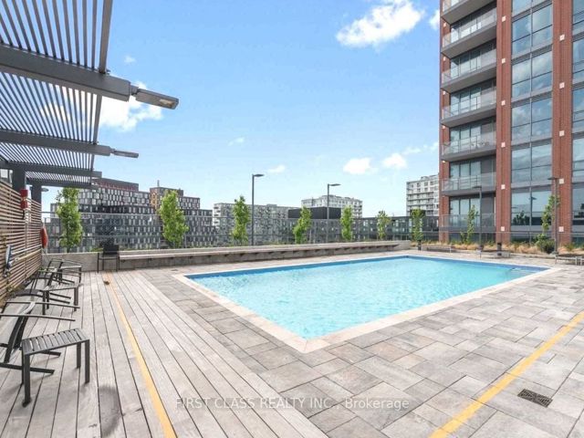 411 - 31 Tippett Rd