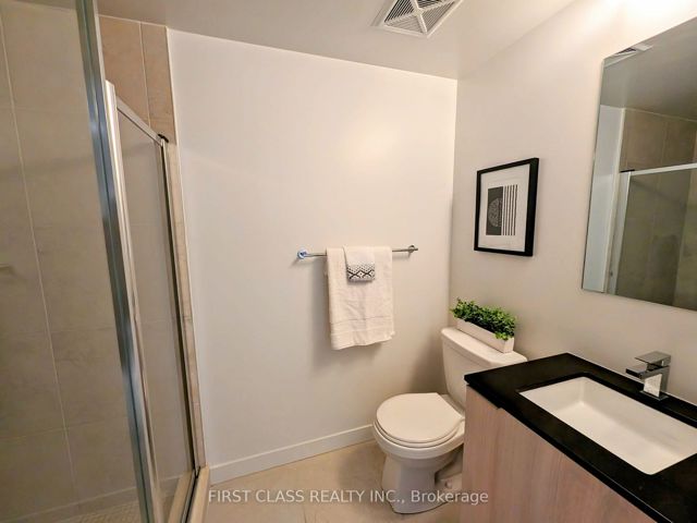 411 - 31 Tippett Rd