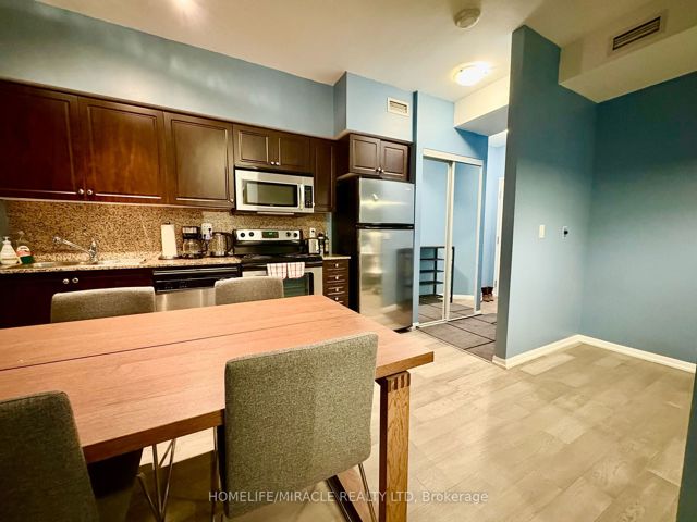 2809 - 215 Fort York Blvd