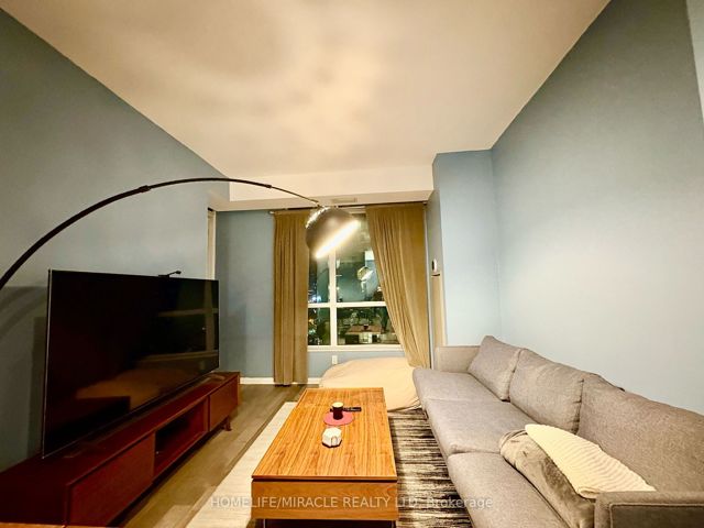 2809 - 215 Fort York Blvd