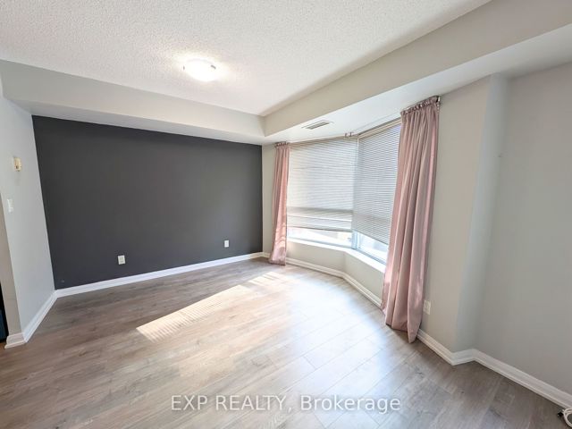 320 - 18 Beverley St