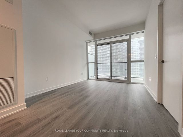1208 - 38 Iannuzzi St