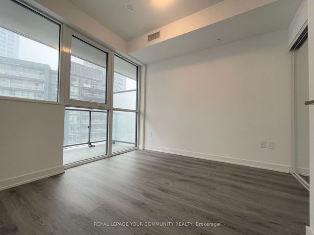 1208 - 38 Iannuzzi St