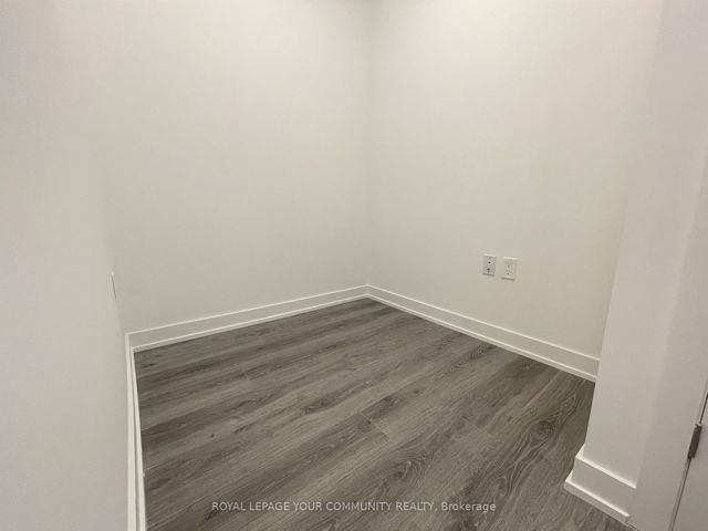 1208 - 38 Iannuzzi St