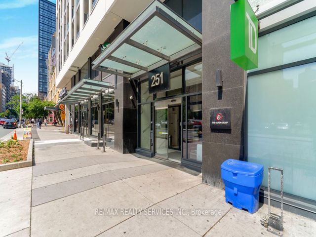 1909 - 251 Jarvis St