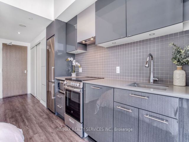 1909 - 251 Jarvis St