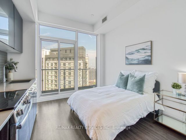 1909 - 251 Jarvis St