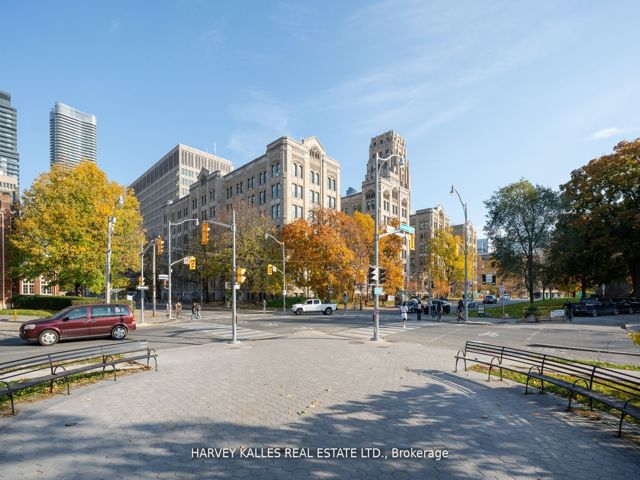2901 - 35 Hayden St