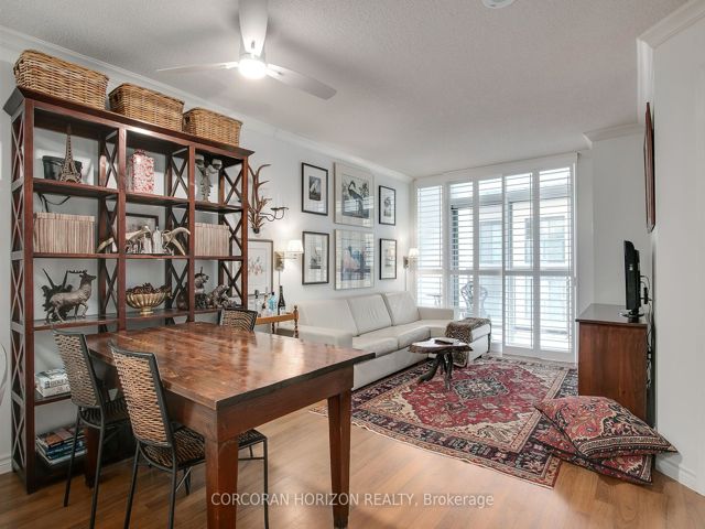 305 - 30 Hayden St