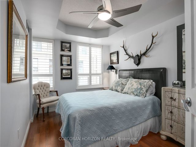 305 - 30 Hayden St
