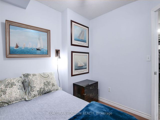 305 - 30 Hayden St