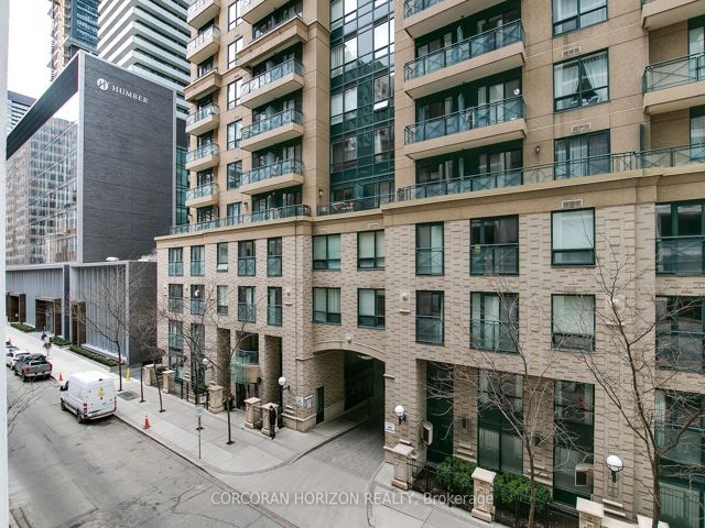 305 - 30 Hayden St
