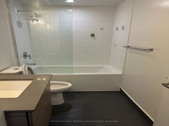 1712 - 210 Simcoe St