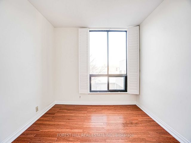 402 - 350 Lonsdale Rd