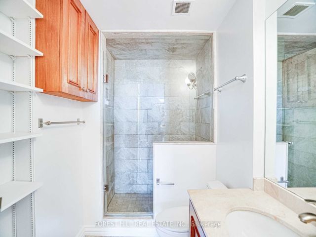 402 - 350 Lonsdale Rd