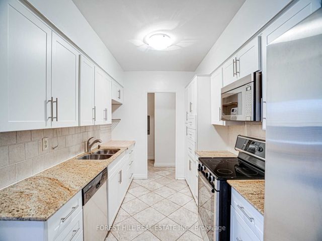 402 - 350 Lonsdale Rd