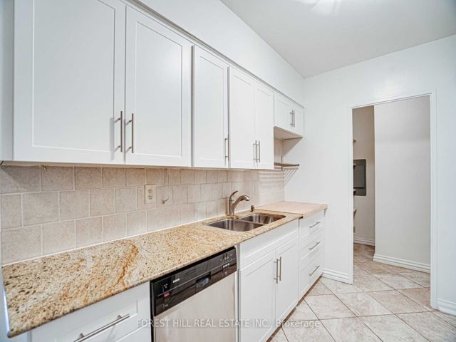 402 - 350 Lonsdale Rd