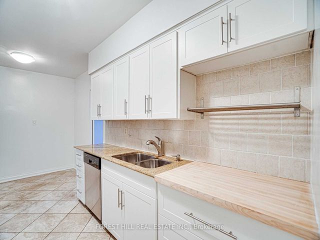 402 - 350 Lonsdale Rd