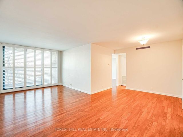 402 - 350 Lonsdale Rd