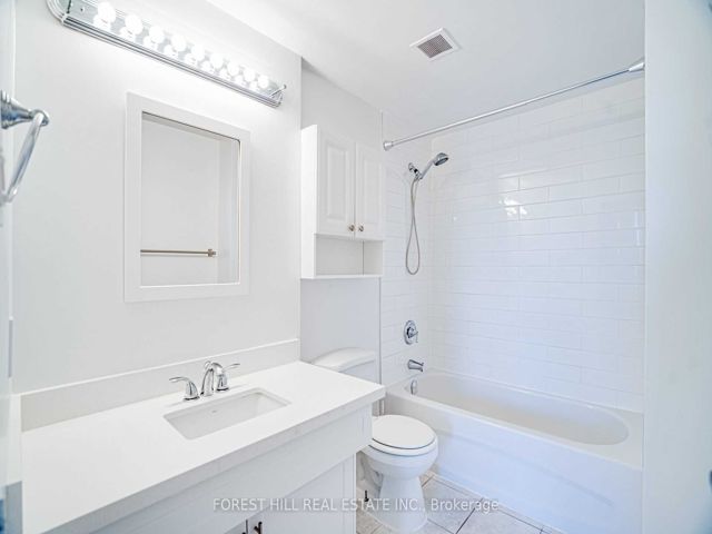 402 - 350 Lonsdale Rd