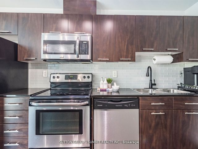 209 - 397 Front St W