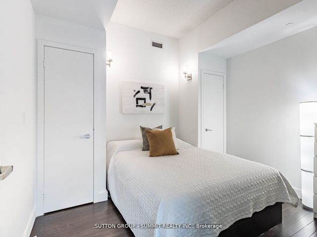 209 - 397 Front St W