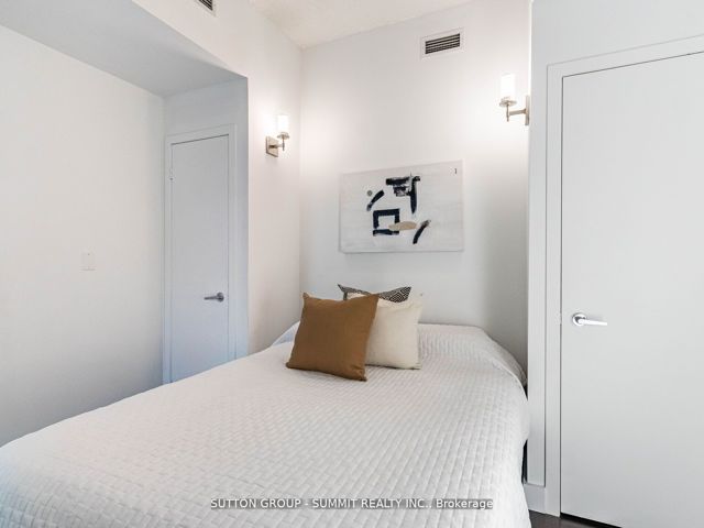 209 - 397 Front St W