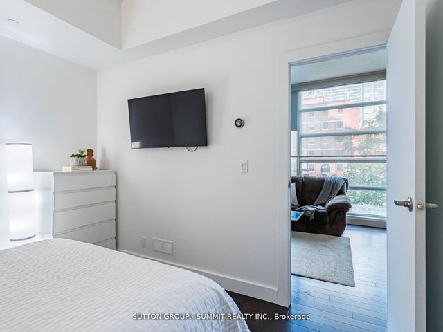 209 - 397 Front St W