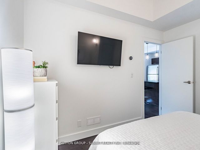 209 - 397 Front St W