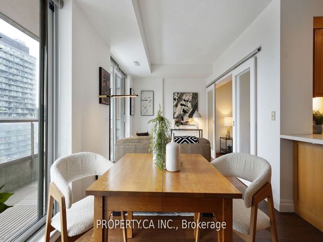 1212 - 168 King St E
