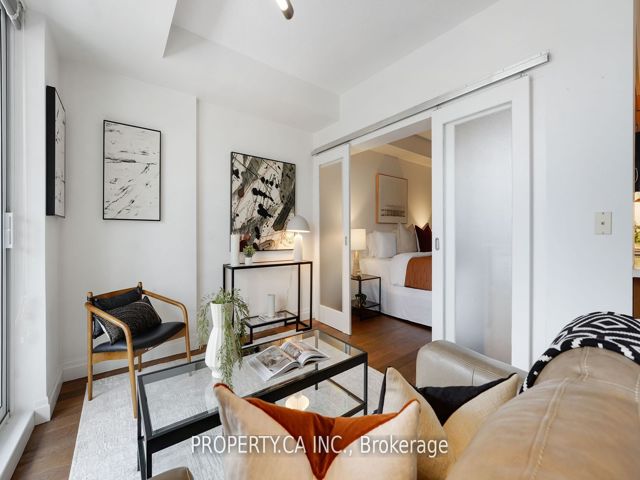 1212 - 168 King St E