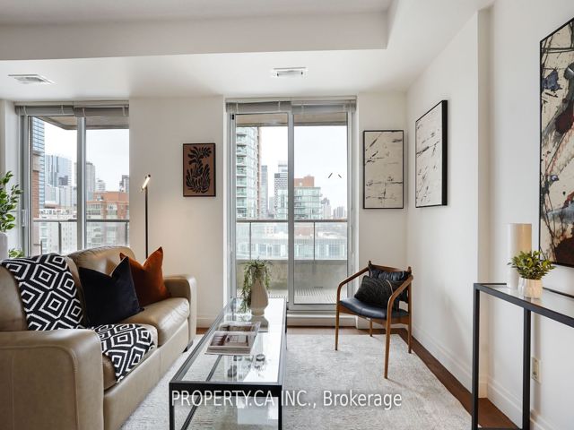 1212 - 168 King St E