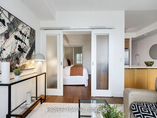 1212 - 168 King St E