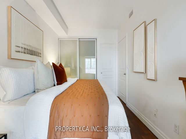 1212 - 168 King St E