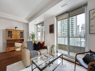 1212 - 168 King St E