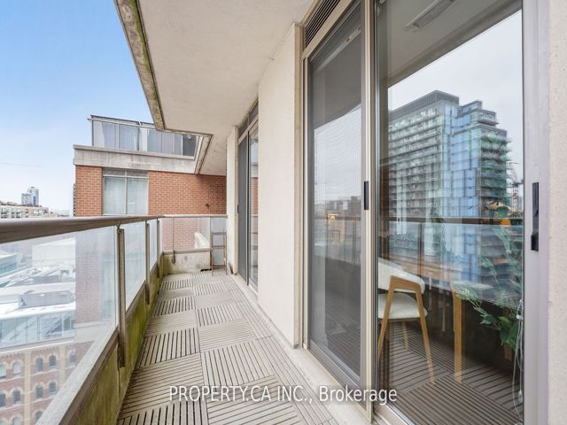 1212 - 168 King St E