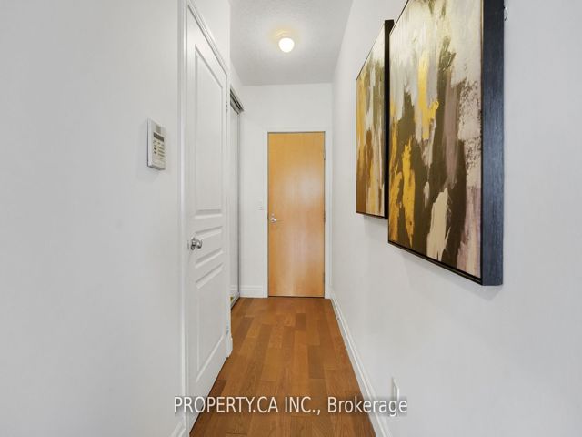 1212 - 168 King St E