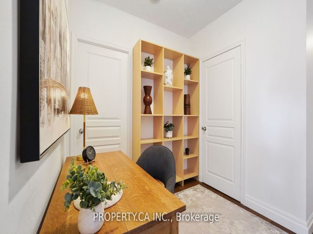 1212 - 168 King St E