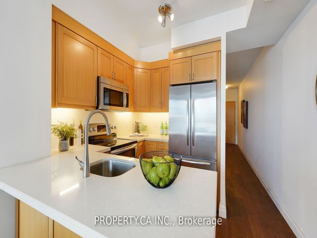 1212 - 168 King St E
