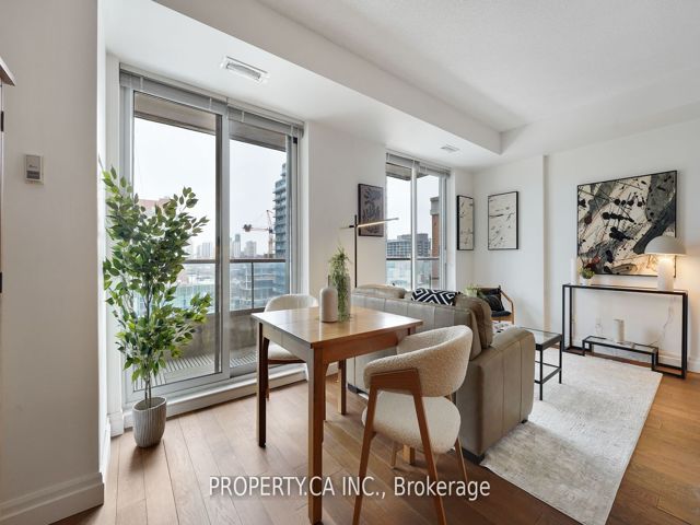 1212 - 168 King St E
