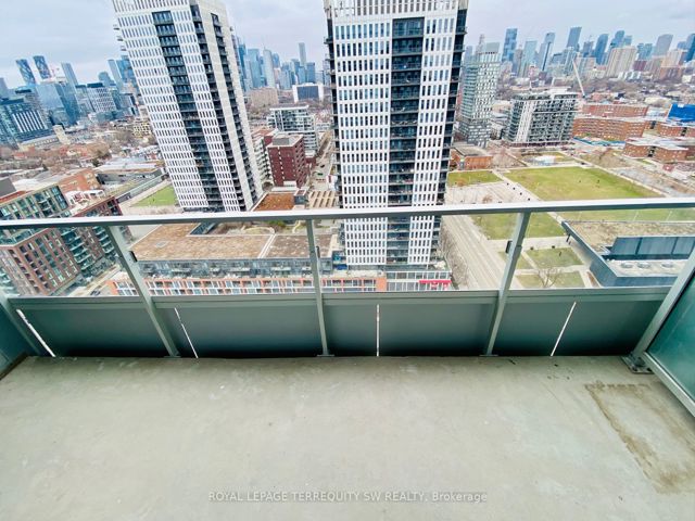 2111 - 20 Tubman Ave