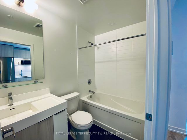 2111 - 20 Tubman Ave