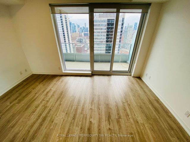 2111 - 20 Tubman Ave