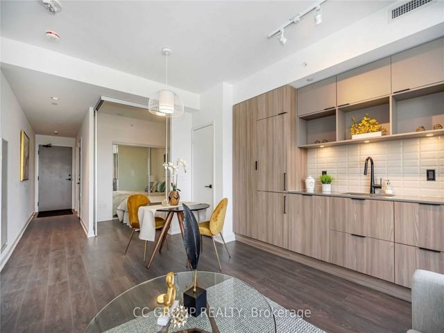 1017 - 60 Tannery Rd