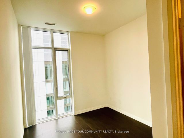 GPH29 - 28 Widmer St S