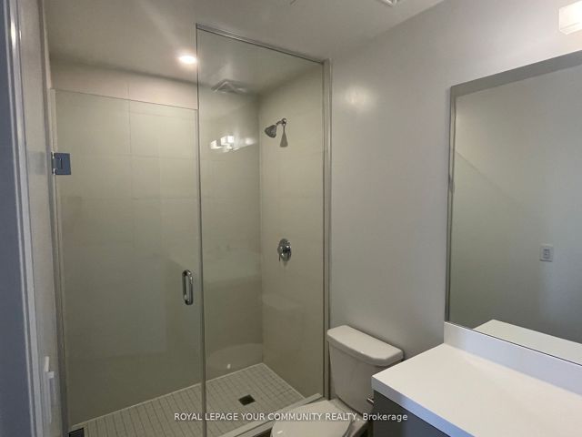 GPH29 - 28 Widmer St S
