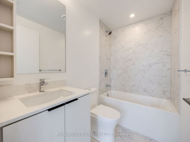 2006 - 82 Dalhousie St