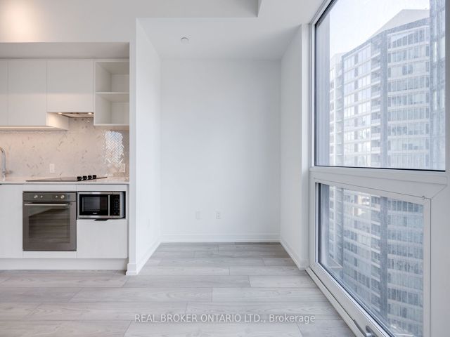 2006 - 82 Dalhousie St