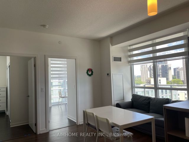905 - 52 Forest Manor Rd