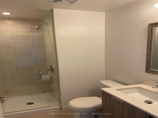 905 - 52 Forest Manor Rd